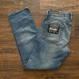 Mens American Eagle BRAND NEW 34/34 slim straight jeans